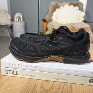 Inov-8 F Fly Standard Fit Shoe - Black/Gum - Unisex Men's 8 or Women's 9.5 - New